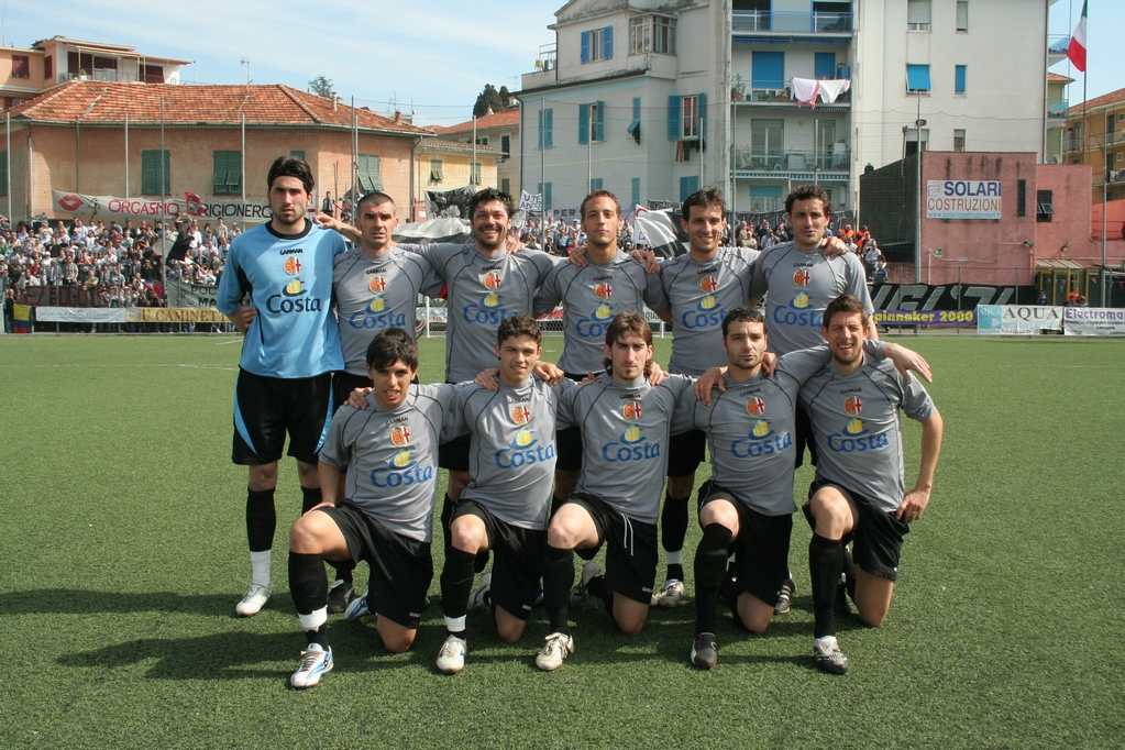 La squadra vincitrice della C2 a Lavagna (foto Zoboli)